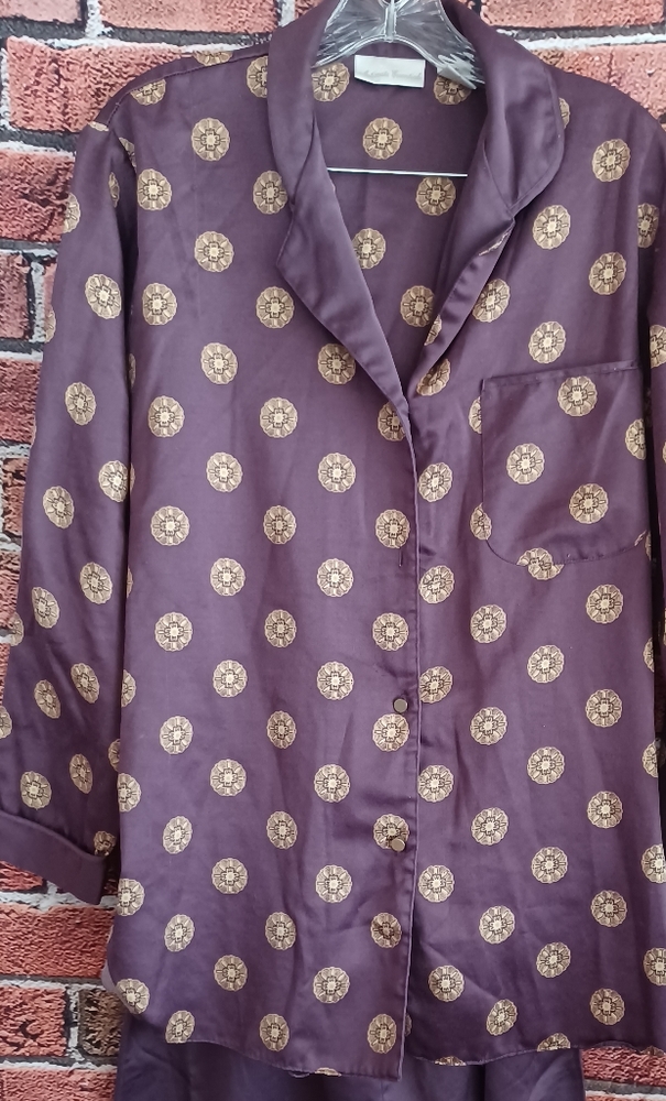 Intimate Essentials pajamas - Picture 2 of 11